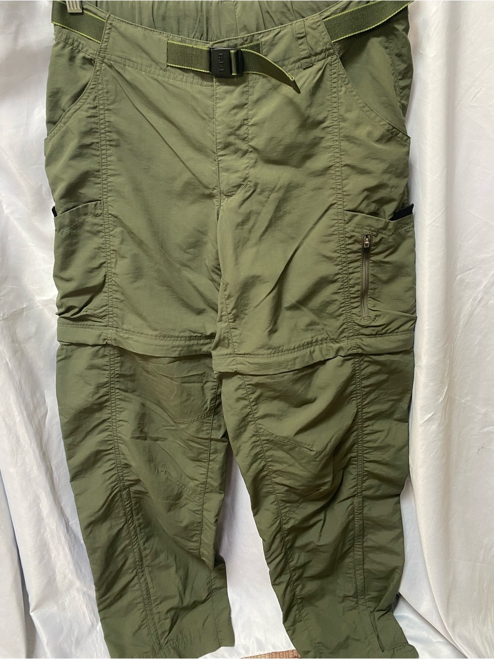 REI  Womens Hiking Pants. Olive green. 6-8